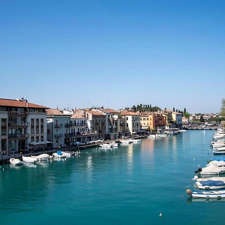 Time To Relax - La Terrazza Sul Lago Peschiera del Garda Extérieur photo