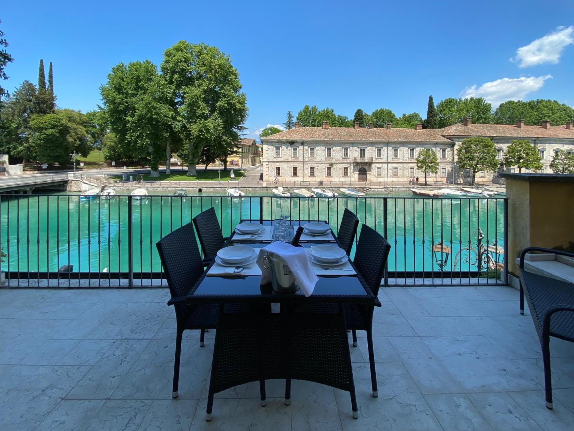 Time To Relax - La Terrazza Sul Lago Peschiera del Garda Extérieur photo